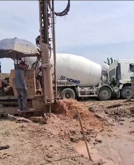 鄂州岩石井施工